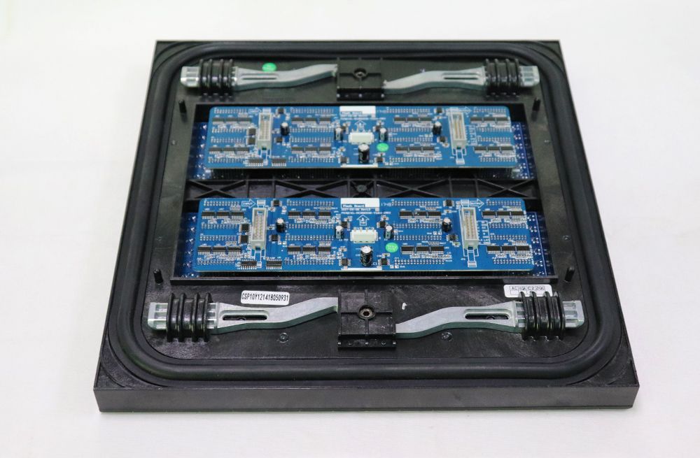 P8 Dual Maintenance LED display Module 320x320mm 